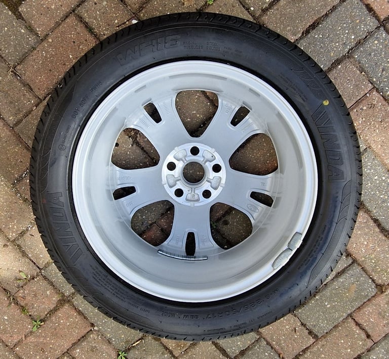 NEVER USED 17” FORD GALAXY TITANIUM X ALLOY WHEEL AND TYRE – 225/50R17 98W