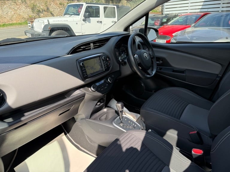 Toyota Yaris 1.5 Hybrid Icon Tech 5dr CVT -NAV - PARKING SENSORS - REAR CAMERA