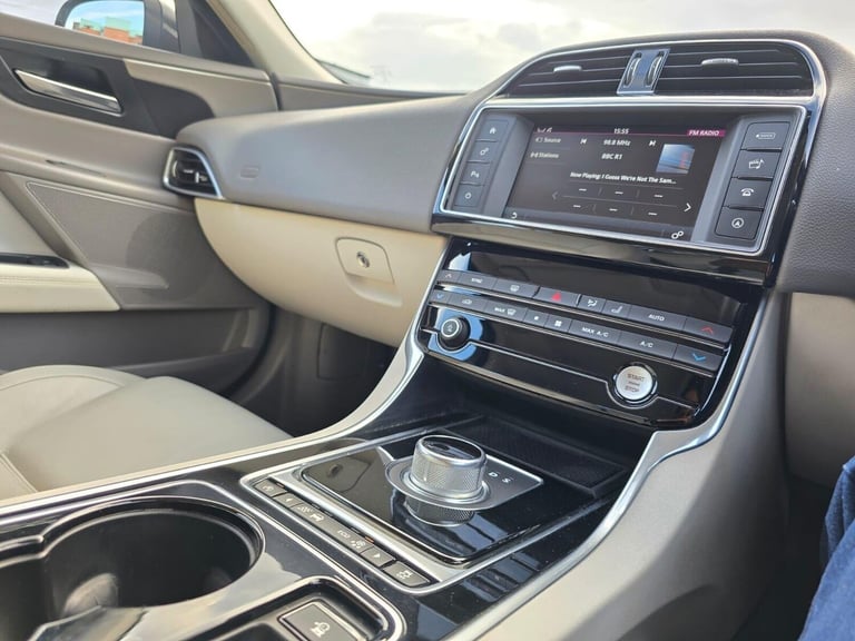 2016 Jaguar XE 2.0d Prestige Auto Euro 6 (s/s) 4dr Saloon Diesel Automatic
