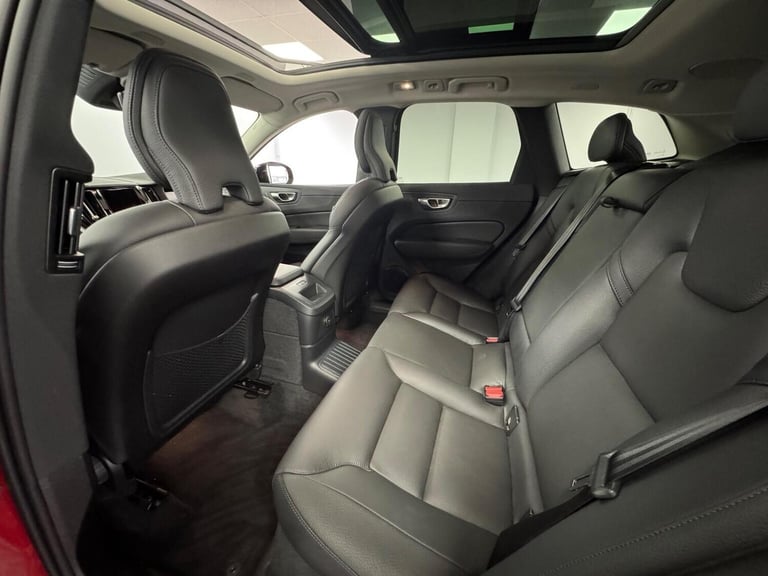 VOLVO XC60 2.0h T6 Recharge 18.8kWh Plus Auto AWD Euro 6 (s/s) 5dr 2024