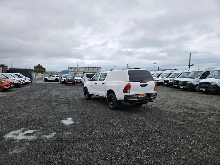 2019 ON A 69 TOYOTA HILUX ACTIVE D-4D 4WD 2.4 150BHP D/CAB PICKUP ULEZ FREE ZONE