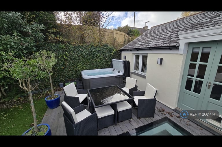 3 bedroom house in Castle Hill, Lostwithiel, PL22 (3 bed) (#2681414)