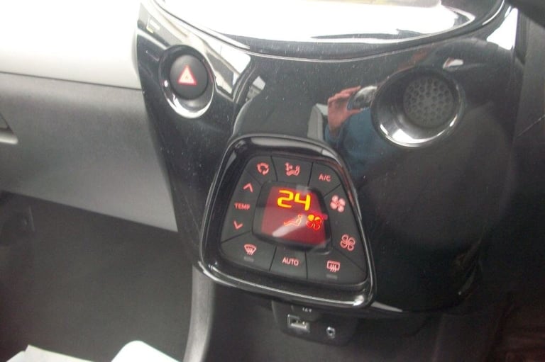  Toyota Aygo 1.0 X-PRESS VVT-I Petrol
