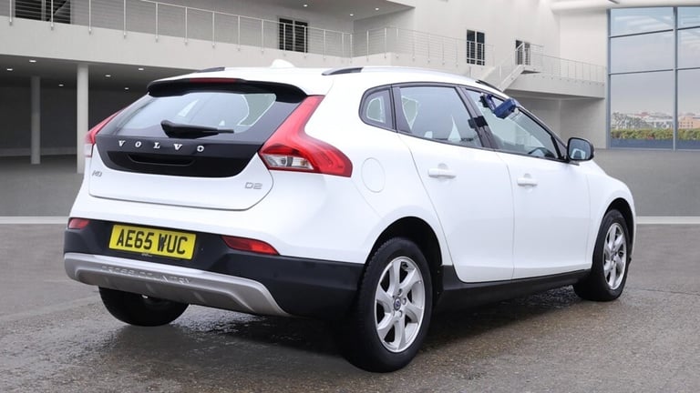 2015 Volvo V40 D2 [120] Cross Country SE Nav 5dr ++ SAT NAV / DAB / 20 TAX / ULEZ ++  HATCHBACK D...