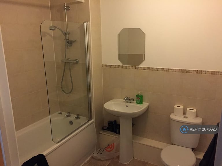 2 bedroom flat in Ladywell Point, Salford, M50 (2 bed) (#2673028)