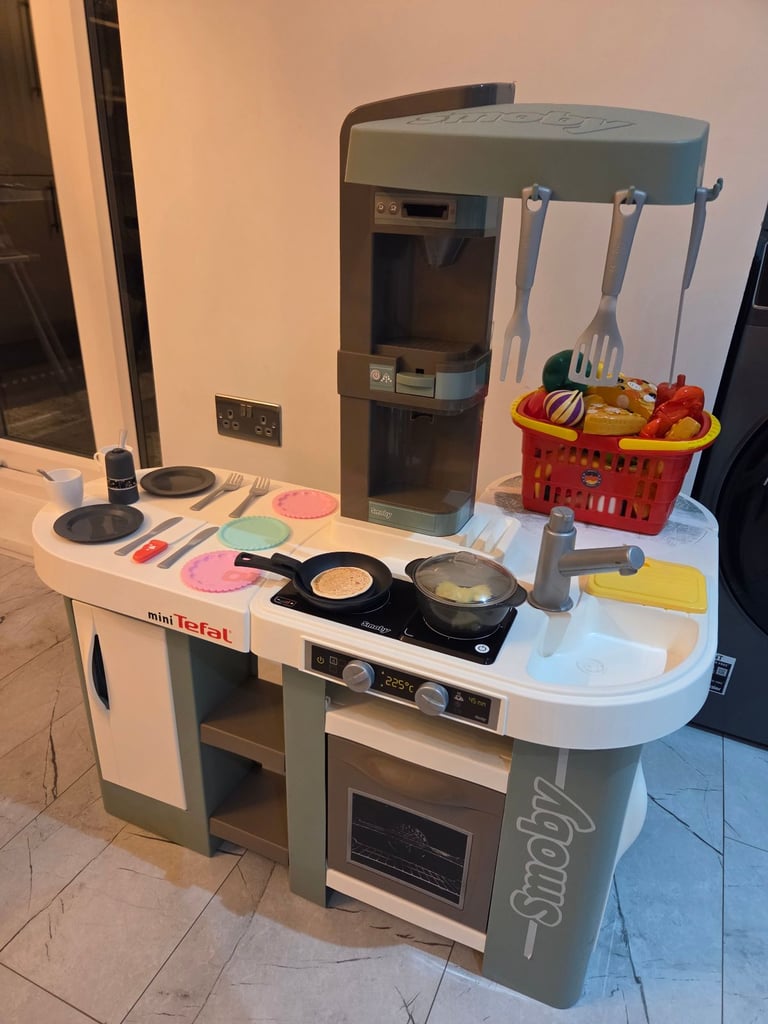 image for Smoby XL play kitchen 
