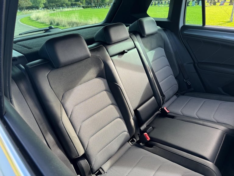 2017 Volkswagen Tiguan 2.0 TDi 150 R-Line 5dr ESTATE DIESEL Manual