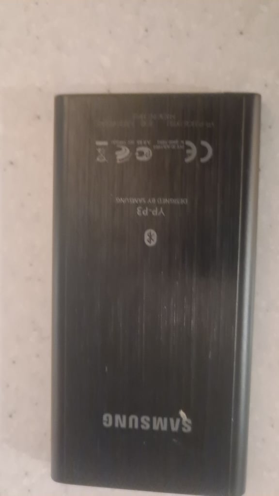 Samsung yp-p3 8gb mp3 player. Must Read carefully. 