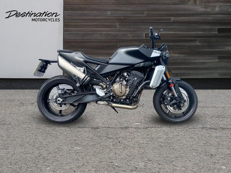 2025 Husqvarna Street SVARTPILEN 801 Petrol black 6 Speed
