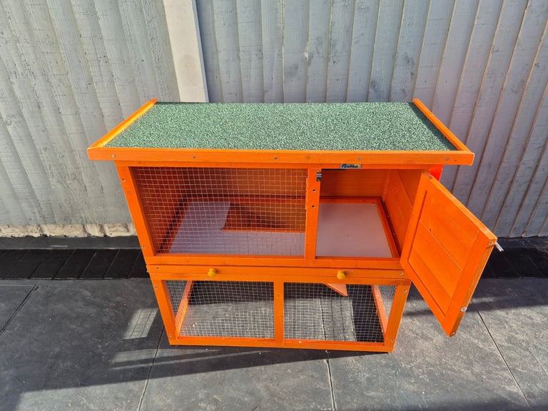 Rabbit hutch - 2 tier (new)