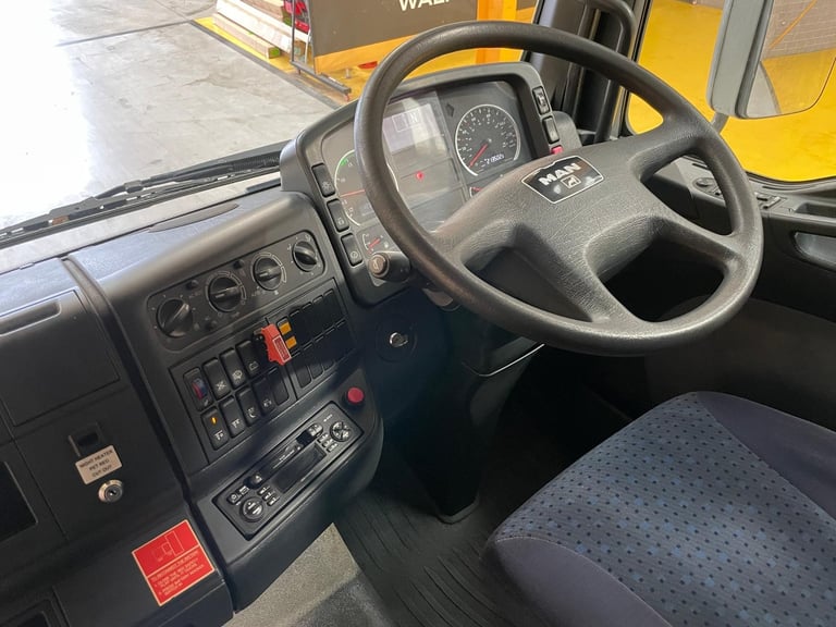 MAN TGA 26.430 6X2 PET REGS TRACTOR UNIT - 2005 - DK55 HXN