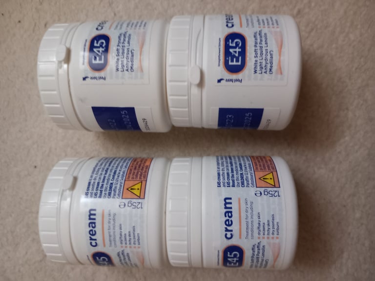 £3 for 4 x 125g new tubs of E45 cream