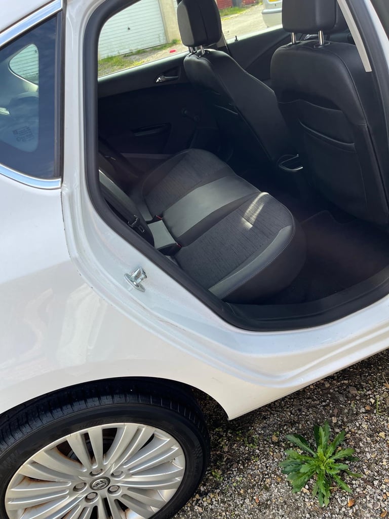 Vauxhall, ASTRA, Hatchback, 2015, Manual, 1398 (cc), 5 doors