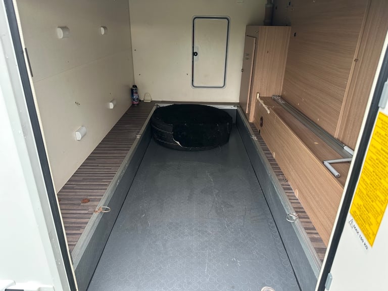 Adria sunliving fixed bed low miles under 3500kg