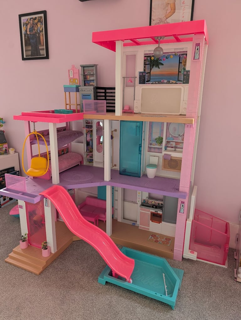 Barbie Dream House 
