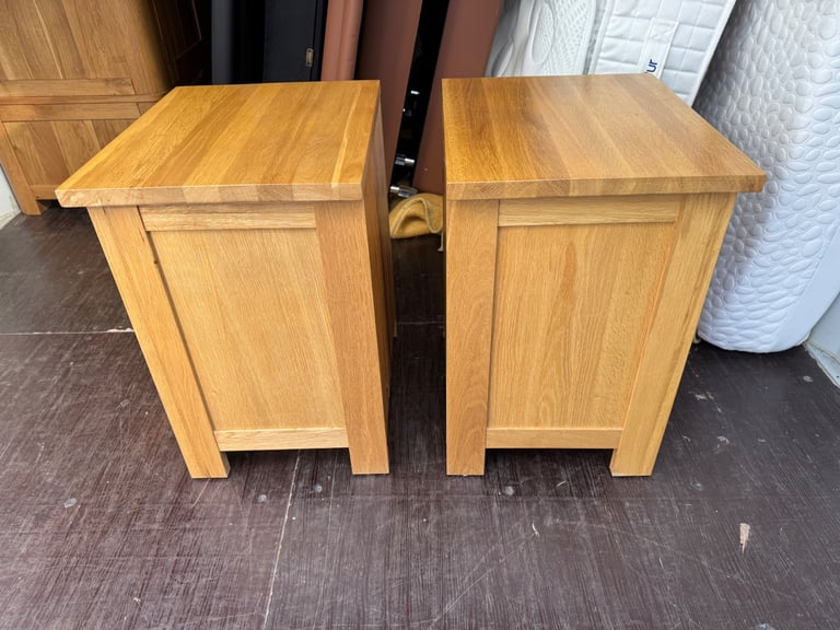 solid oak bedside cabinets possible Delivery 
