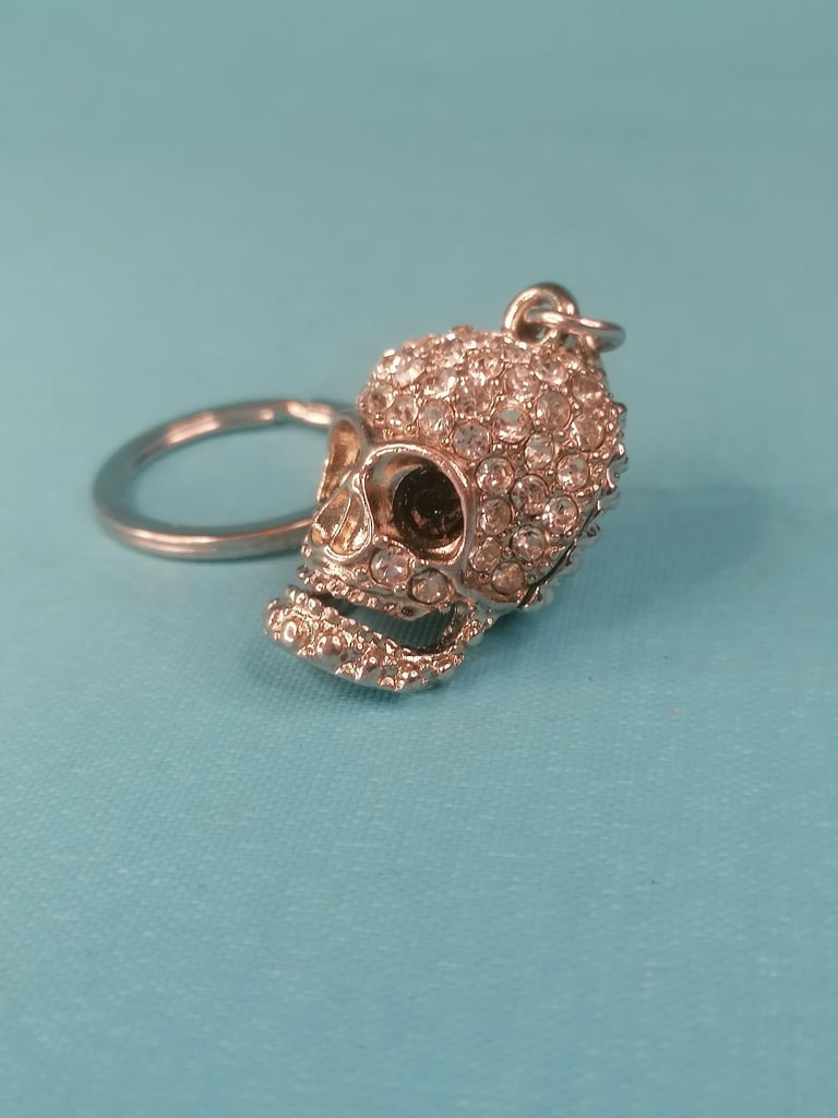 Brand new, Skull Keychain with Cubic Zirconia Rhinestones