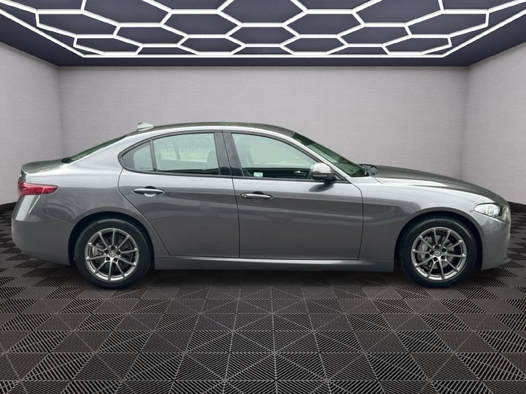 2019 Alfa Romeo Giulia 2.0T Super Auto Euro 6 (s/s) 4dr SALOON Petrol Automatic