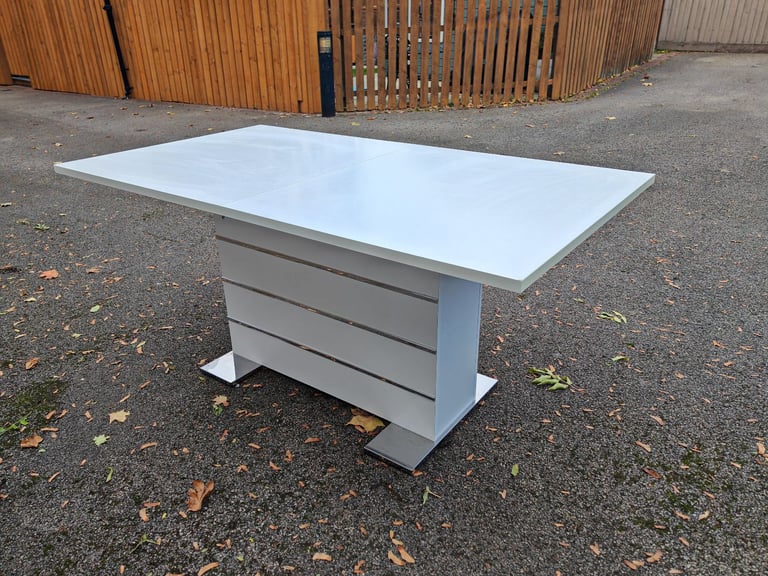 White Extending Dining Table & 6 Black/Chrome Chairs FREE DELIVERY 178