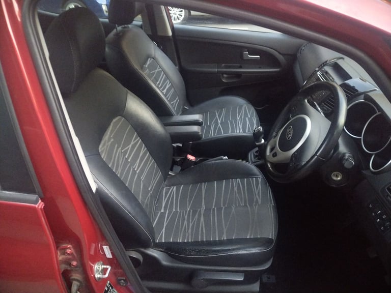Kia, VENGA, Hatchback, 2012, Manual, 1591 (cc), 5 doors