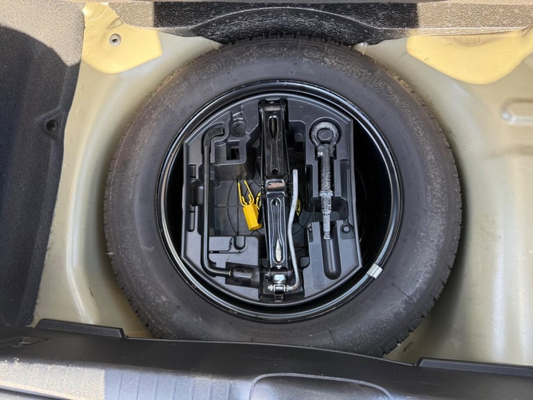 2015 Peugeot 208 1.2 VTi PureTech Active Euro 6 5dr HATCHBACK Petrol Manual