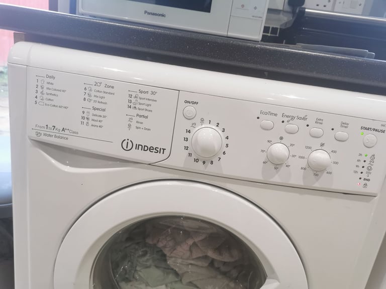 Indesit Washing Machine, 1400 Spin, 7kg Excellent working condition.