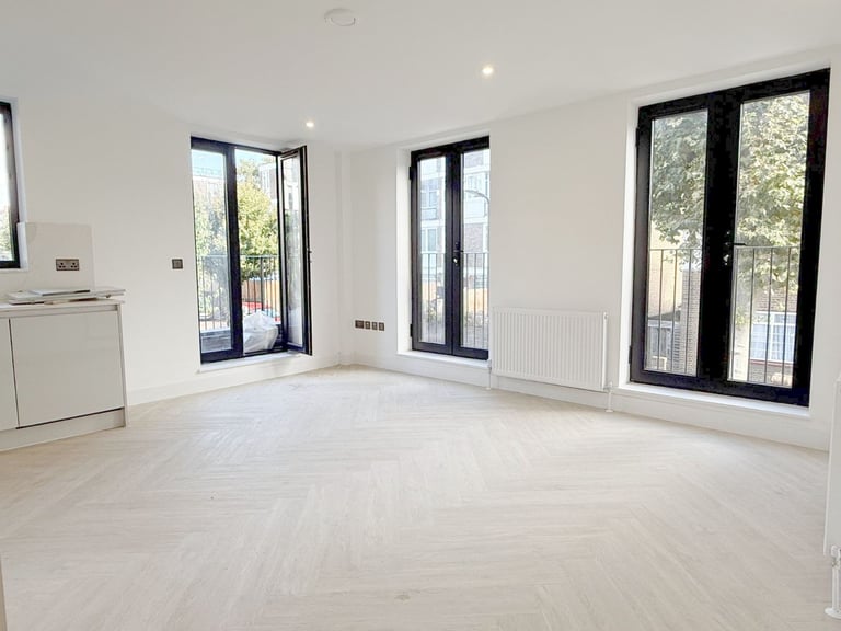Spacious 3 Bed First Floor Flat to Rent, Balvinder Apartments, Barnabas Road, Hackney E9