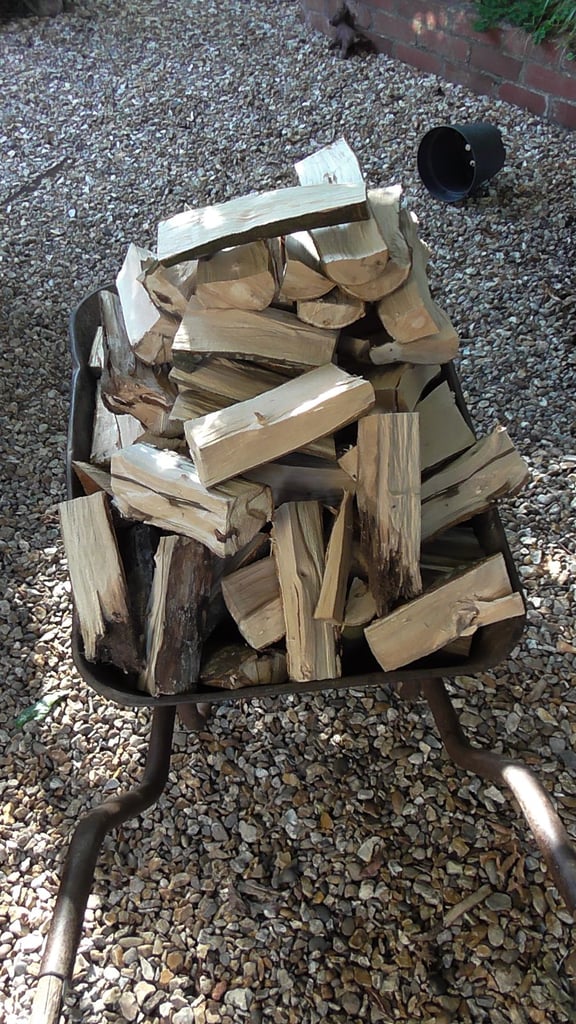 Logs Firewood Seasoned & Split Oak Ash Beech & mixed hardwoods Large barrow load £20 Downend