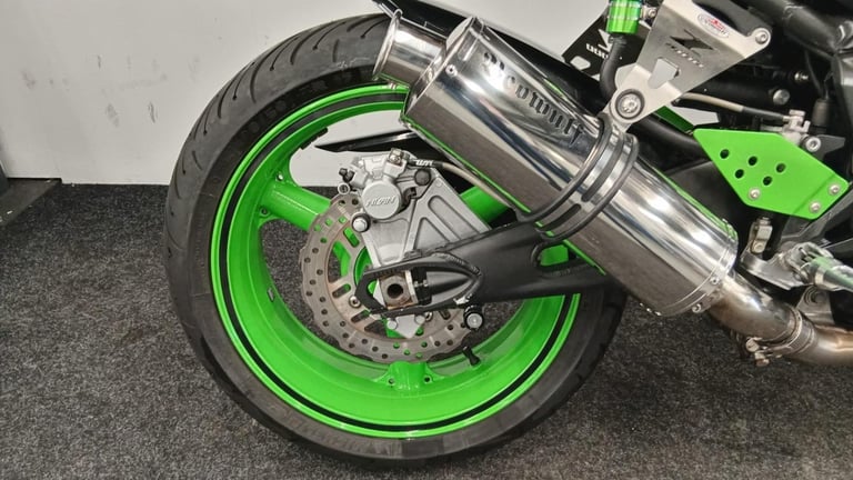 KAWASAKI Z1000 ** TWIN BEOWOLF EXHAUSTS - TAIL TIDY - 12 MONTH MOT **
