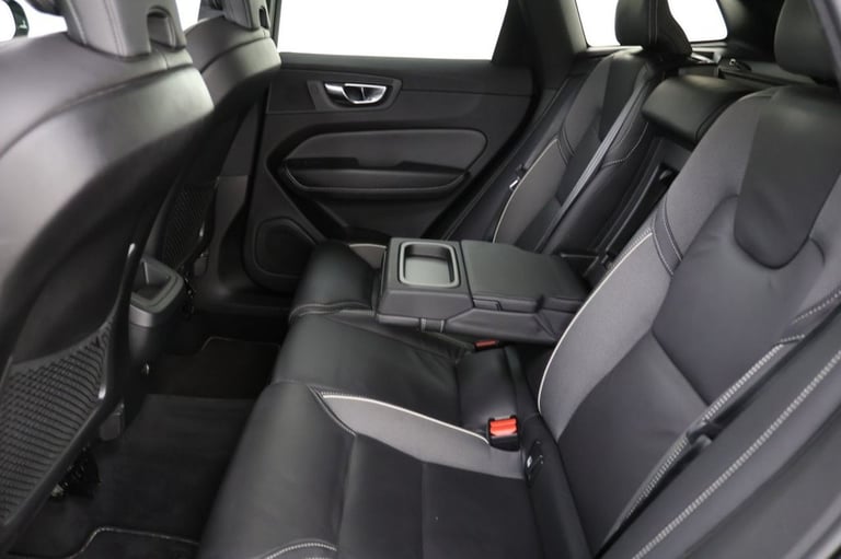 2020 Volvo XC60 2.0 B5 MHEV R-Design SUV 5dr Petrol Hybrid Auto AWD Euro 6 (s/s) (250 ps) ESTATE ...