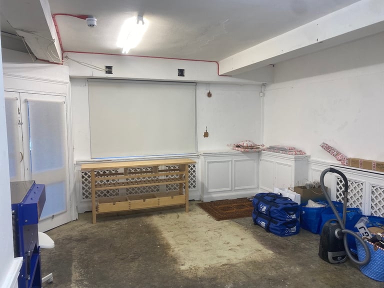 Great Artist Studio to let approx 330sqft