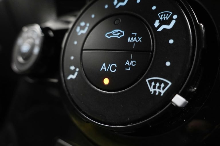 2013 Ford Fiesta 1.6 TDCi Zetec S Hatchback 3dr Diesel Manual Euro 5 (95 ps) Hatchback Diesel Manual