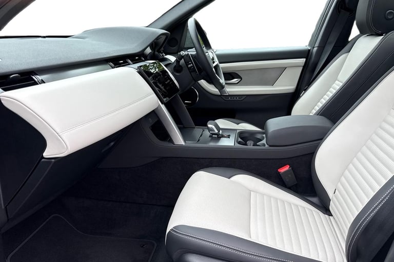 2025 Land Rover Discovery Sport 2.0 D200 Dynamic HSE 5dr SUV DIESEL Automatic