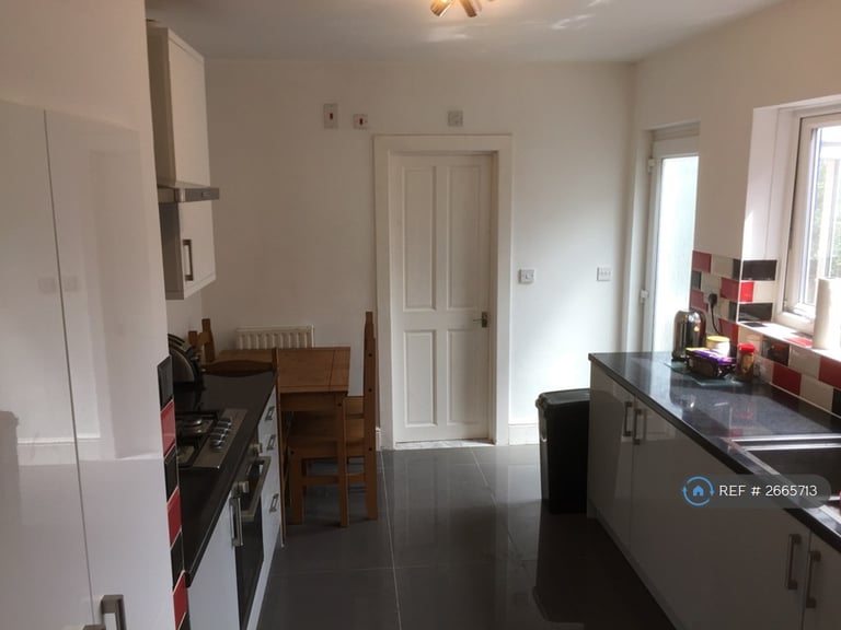4 bedroom house in Trafalgar Road, Bournemouth, BH9 (4 bed) (#2665713)