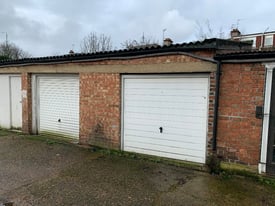 Dry, secure garage unit for rent in Sheen, SW London SW14 7HN