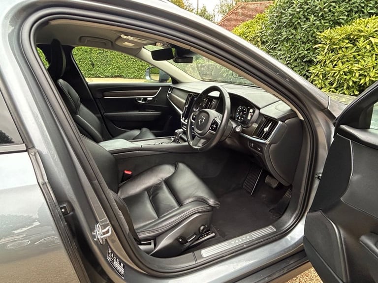 2020 Volvo V90 2.0 T5 Plus Estate 5dr Petrol Auto AWD Euro 6 (s/s) (250 ps) Estate Petrol Automatic