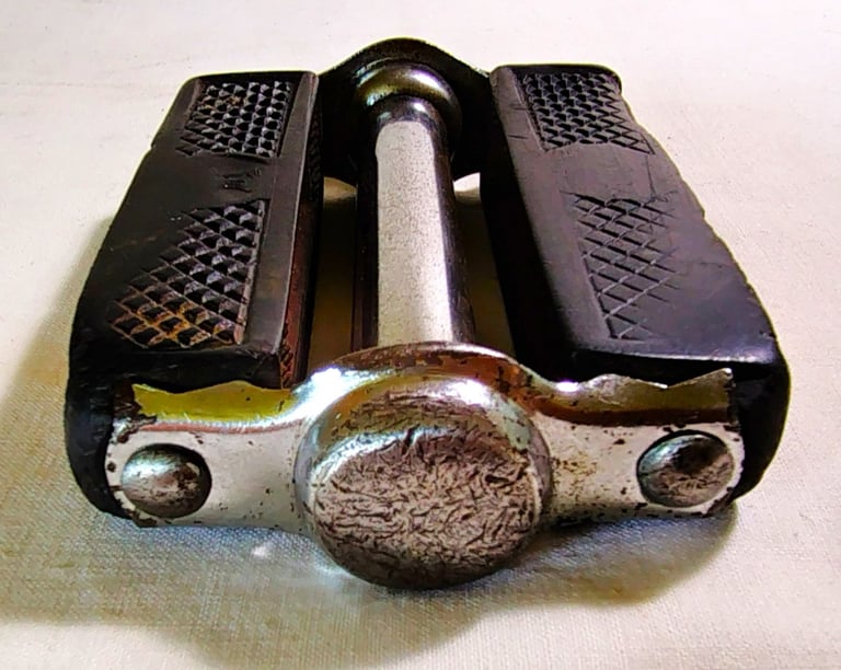 Bicycle Vintage Pedals For Classic Raleigh Bike / Chopper