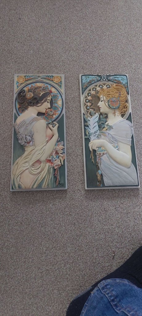 Alphonse Mucha art wall plaques - Valued at £100+ very rare