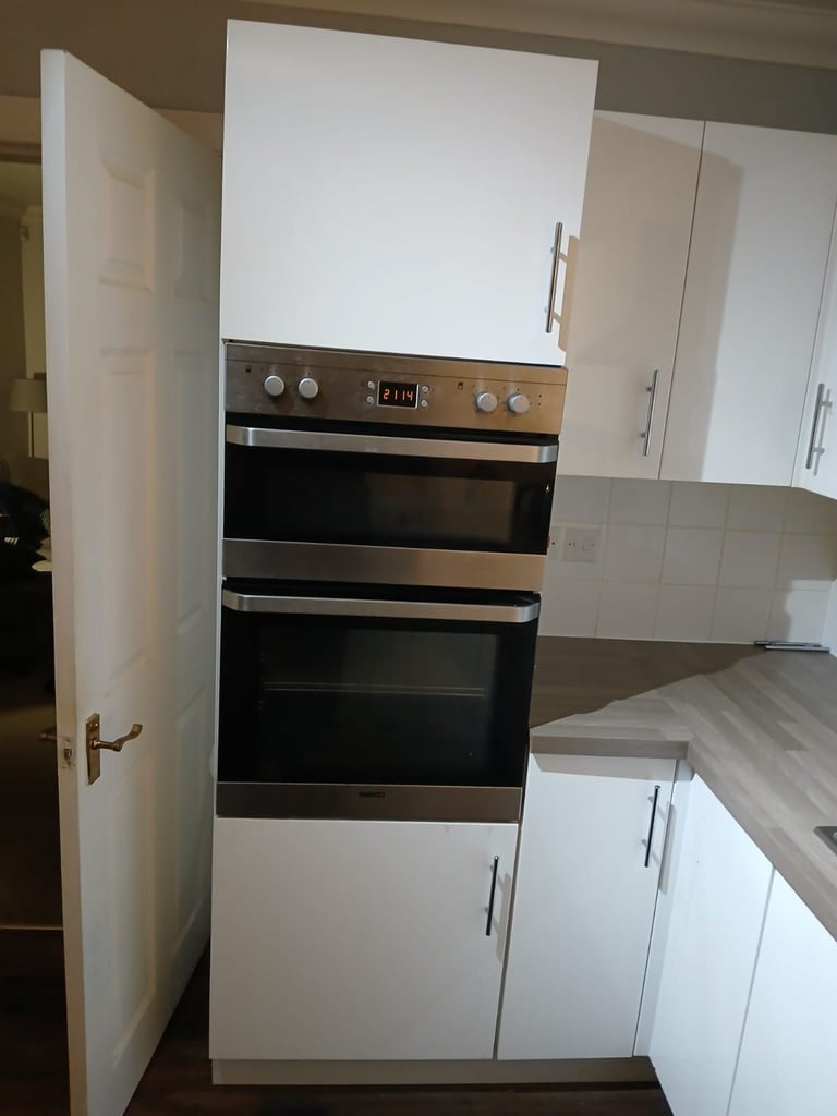 Full kitchen for sale with integrated appliances