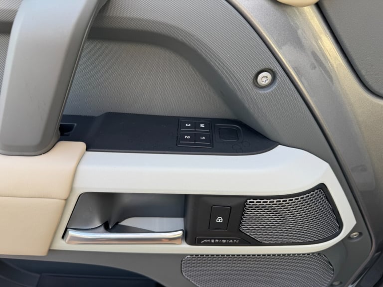 2021 Land Rover Defender 2.0 P300 HSE 90 3dr Auto [6 Seat] Estate Petrol Automatic