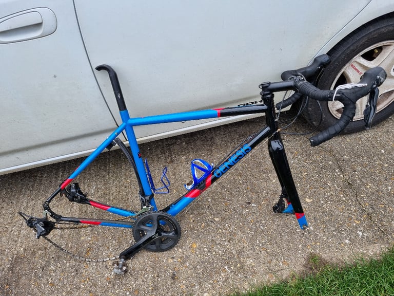 REDUCED Kids Carrera Detonate 6061 Aluminium C tech by Halfords bike in St Mellons Cardiff Gumtree