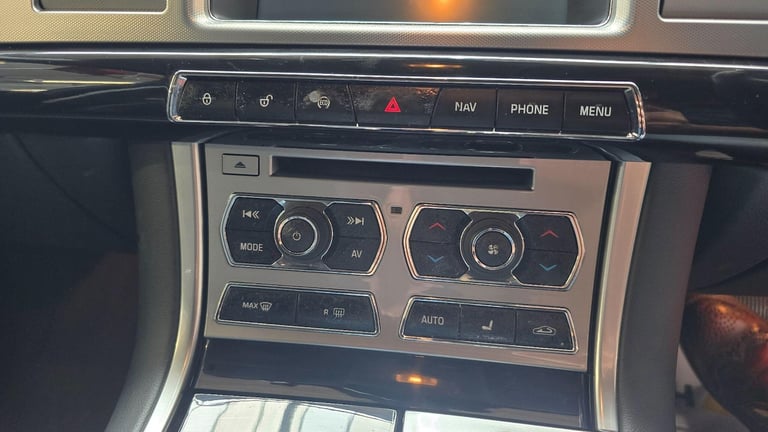  Jaguar XF 2.0I PORTFOLIO ULEZ FREE LOW MILEAGE  Petrol Automatic