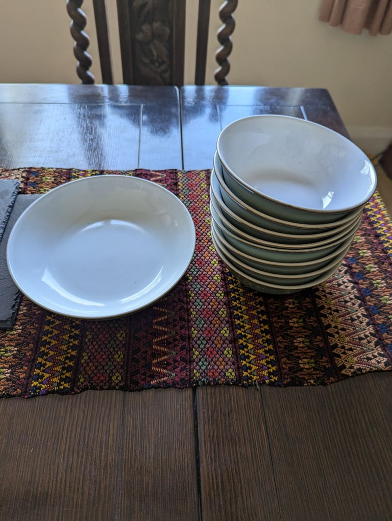 Denby 8 bowls and 6 dinner plates.