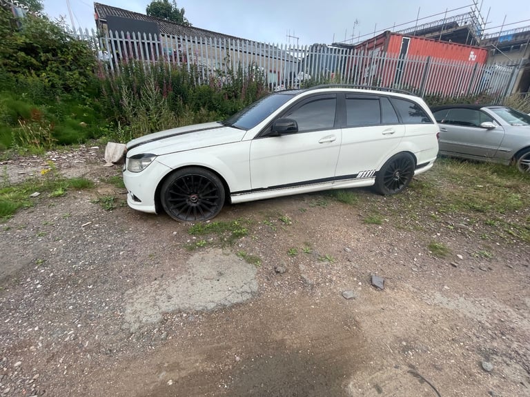 Mercedes w204 c class estate breaking doors bumpers wheels lights