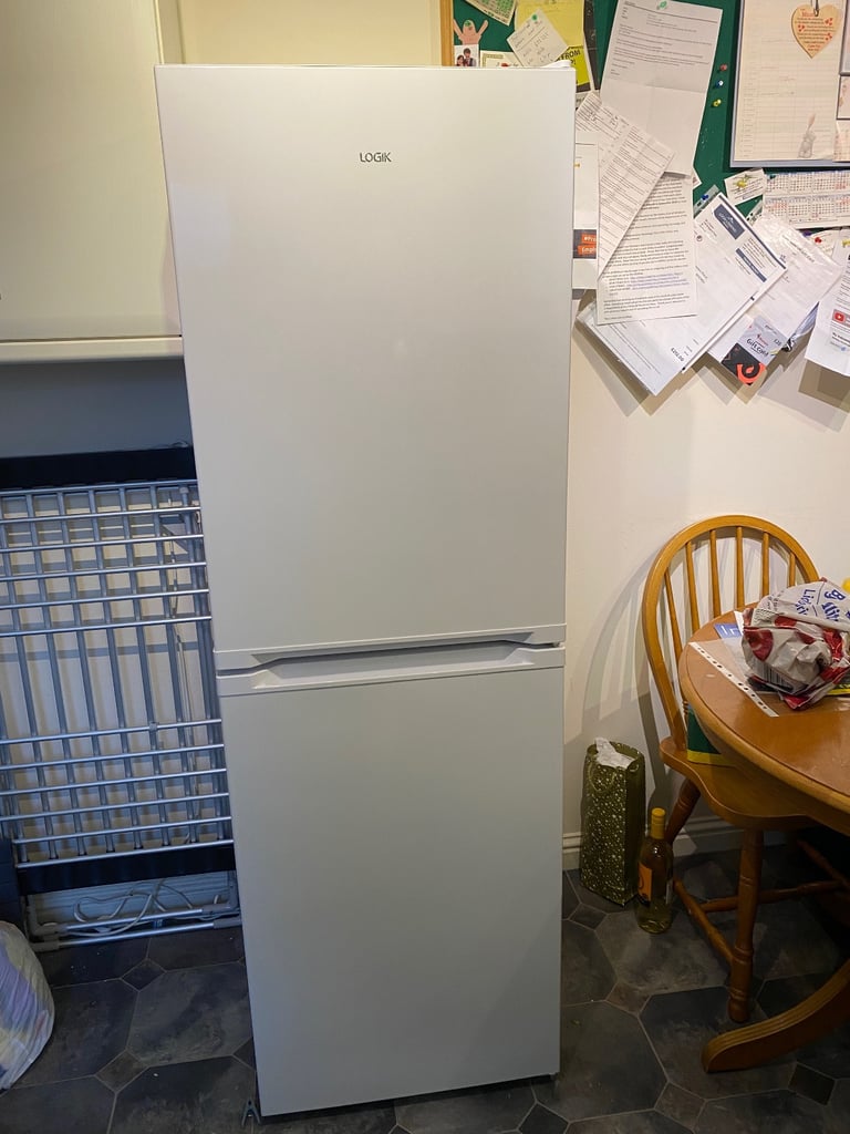 image for Logik Frost Free Fridge Freezer (60/40)