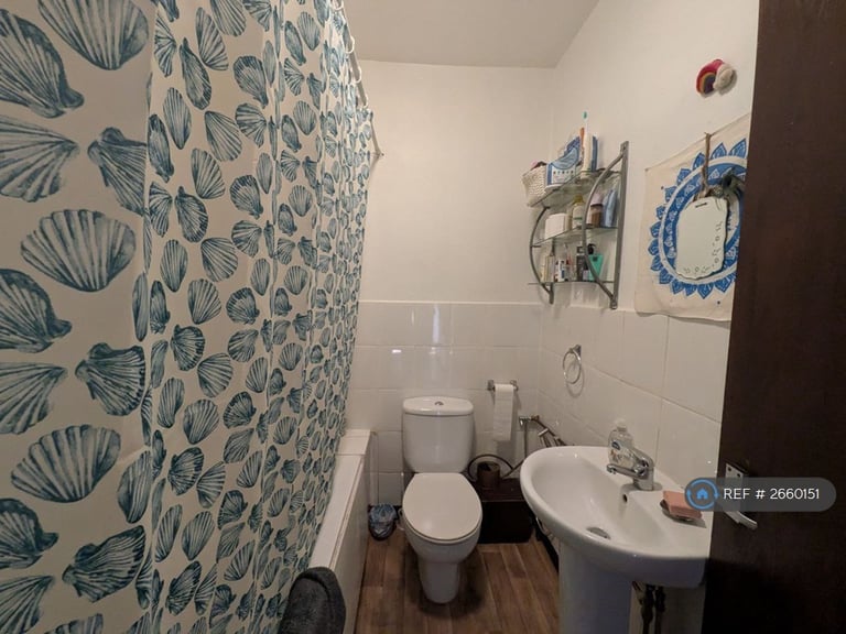 2 bedroom flat in Circular Rd, Manchester, M20 (2 bed) (#2660151)