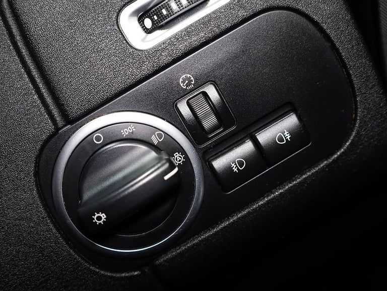 2015 Land Rover Discovery 4 SD V6 HSE SUV Diesel Automatic