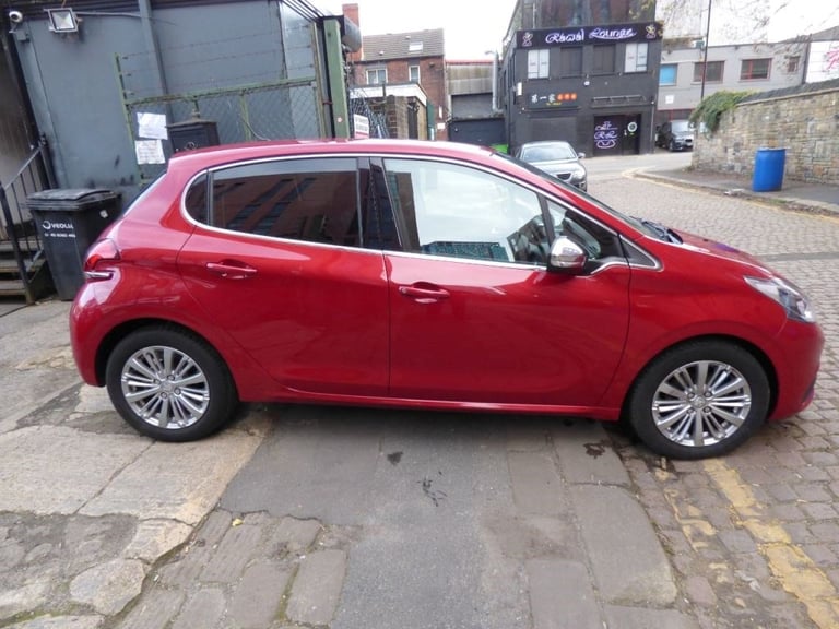  Peugeot 208 1.2 PureTech 110 Allure 5dr EAT6 Petrol