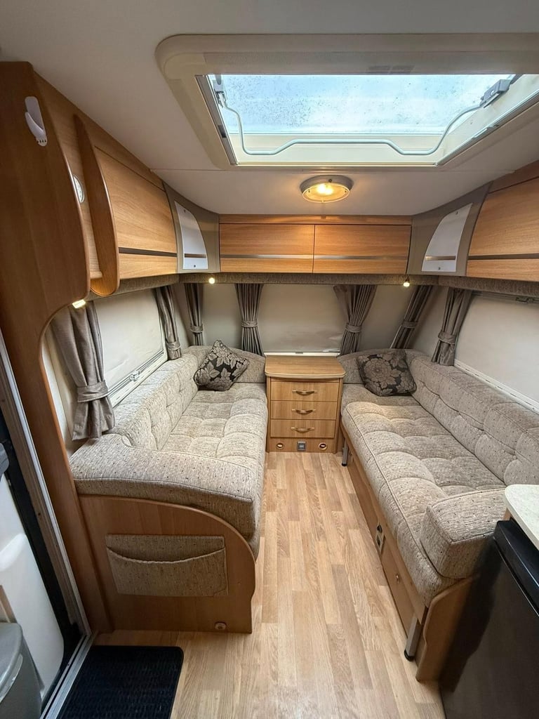 2011 COACHMAN LASER 640- 4 BERTH CARAVAN 
