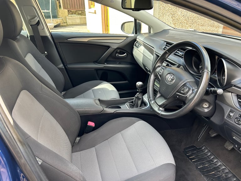 Toyota, AVENSIS, saloon2016, Manual, 1598 (cc), 5 doors